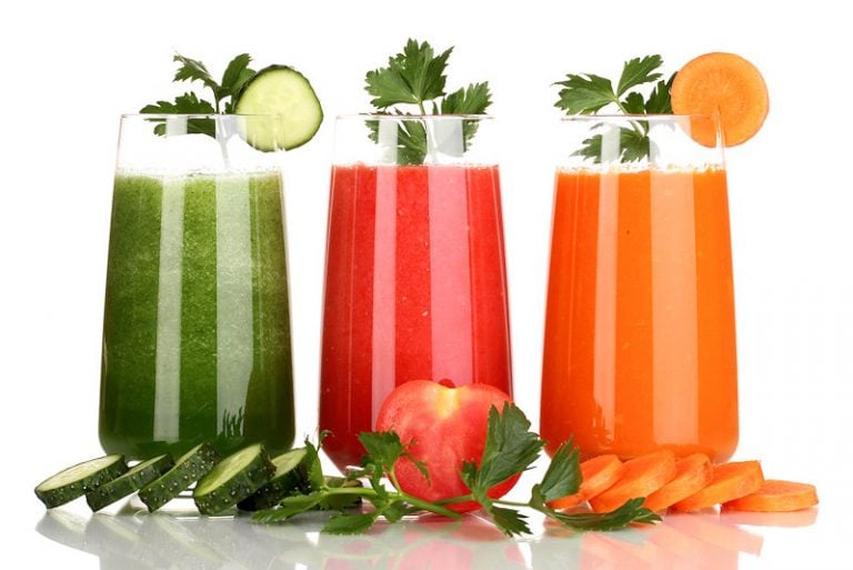 Juicing vs Blending Which One’s Better? Mom Foodie