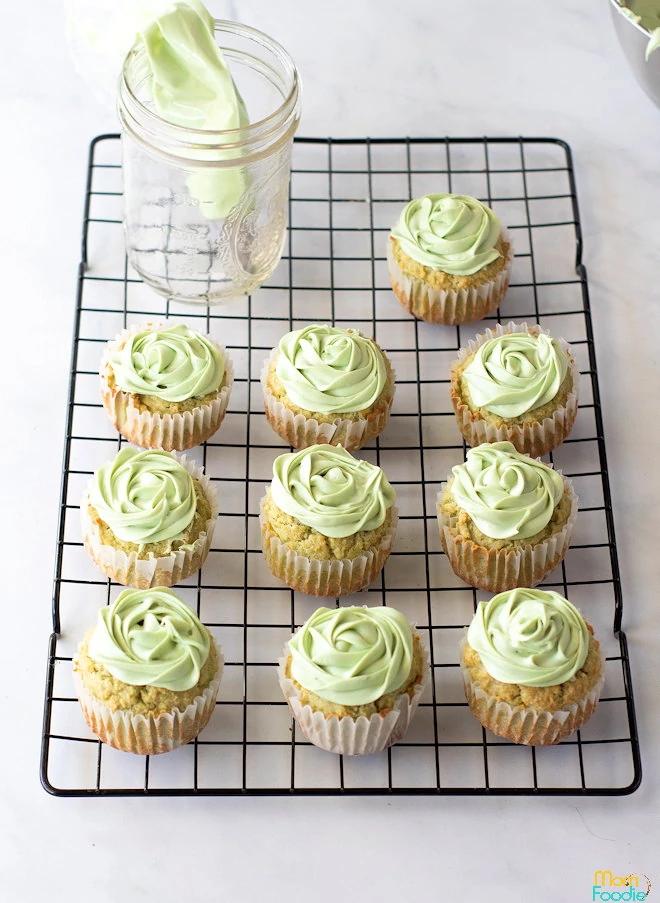 matcha keto cupcakes with frosting