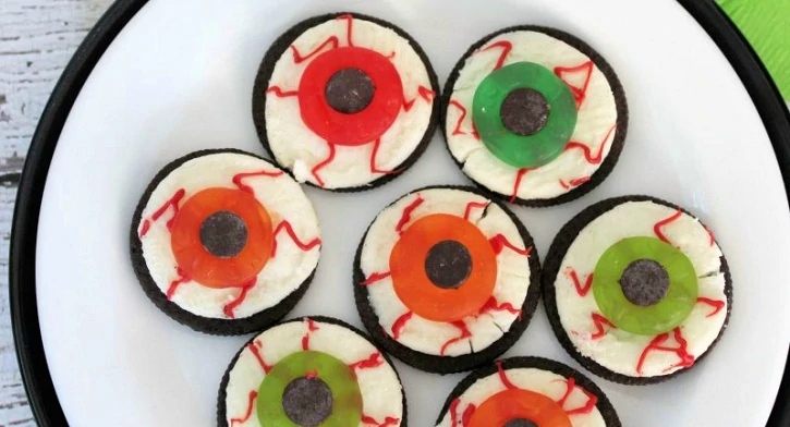 Halloween Party Food: Deviled Eyeballs