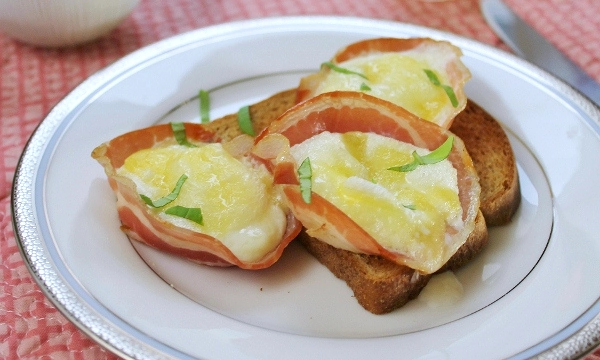 pancetta egg cups