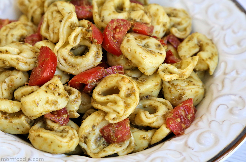 Pesto Tortellini Salad - An Easy Tortellini Pasta Salad - Mom Foodie