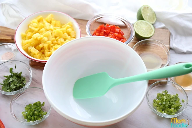 pineapple salsa ingredients