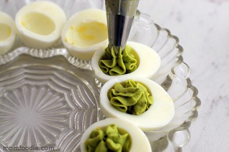  piping deviled Egg filling