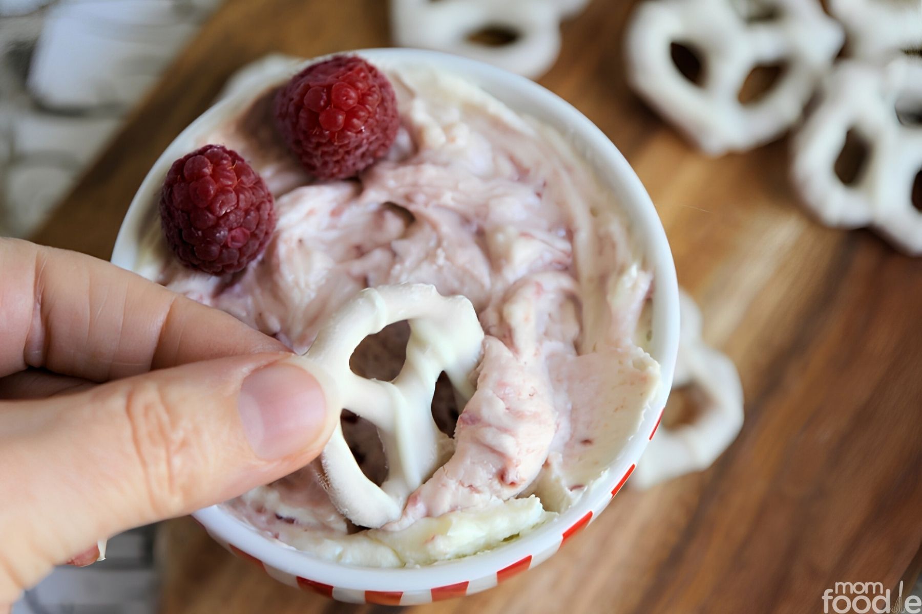 raspberry cheesecake dip