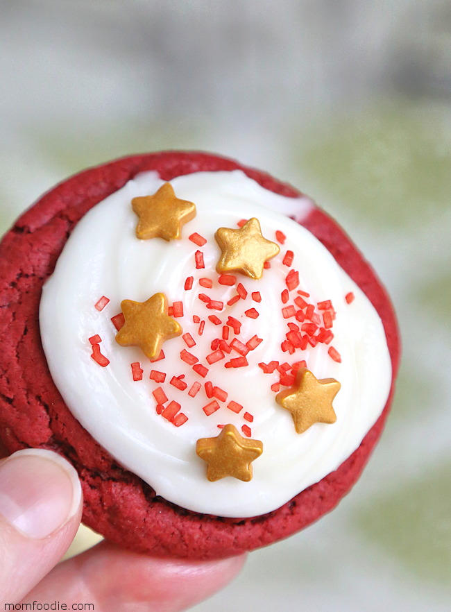 red velvet cookies with cream cheese frosting