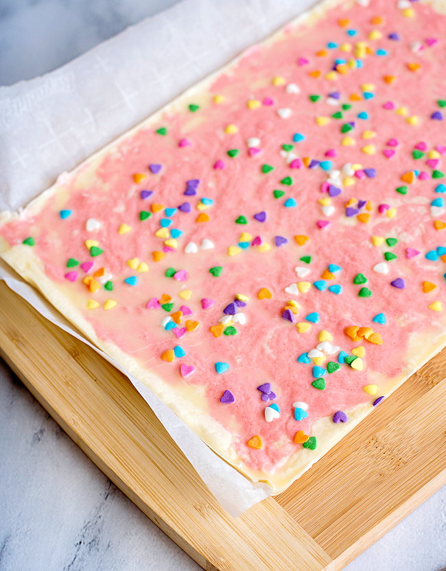 strawberry fudge lifted from pan