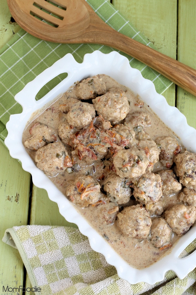 https://momfoodie.com/wp-content/uploads/turkey-meatballs-in-sun-dried-tomato-buttermilk-almond-sauce.webp