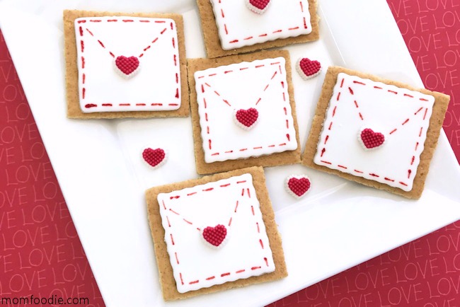 Valentine treats graham crackers